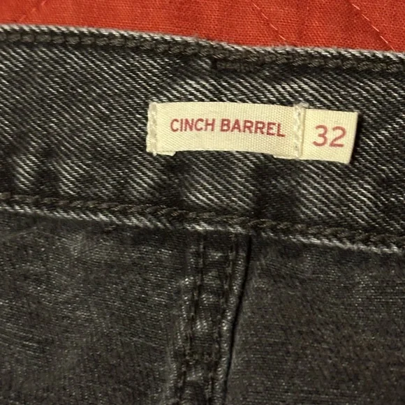 Levi’s Cinch Barrel Leg Women Jeans in Faded Black - Picture 4 of 13
